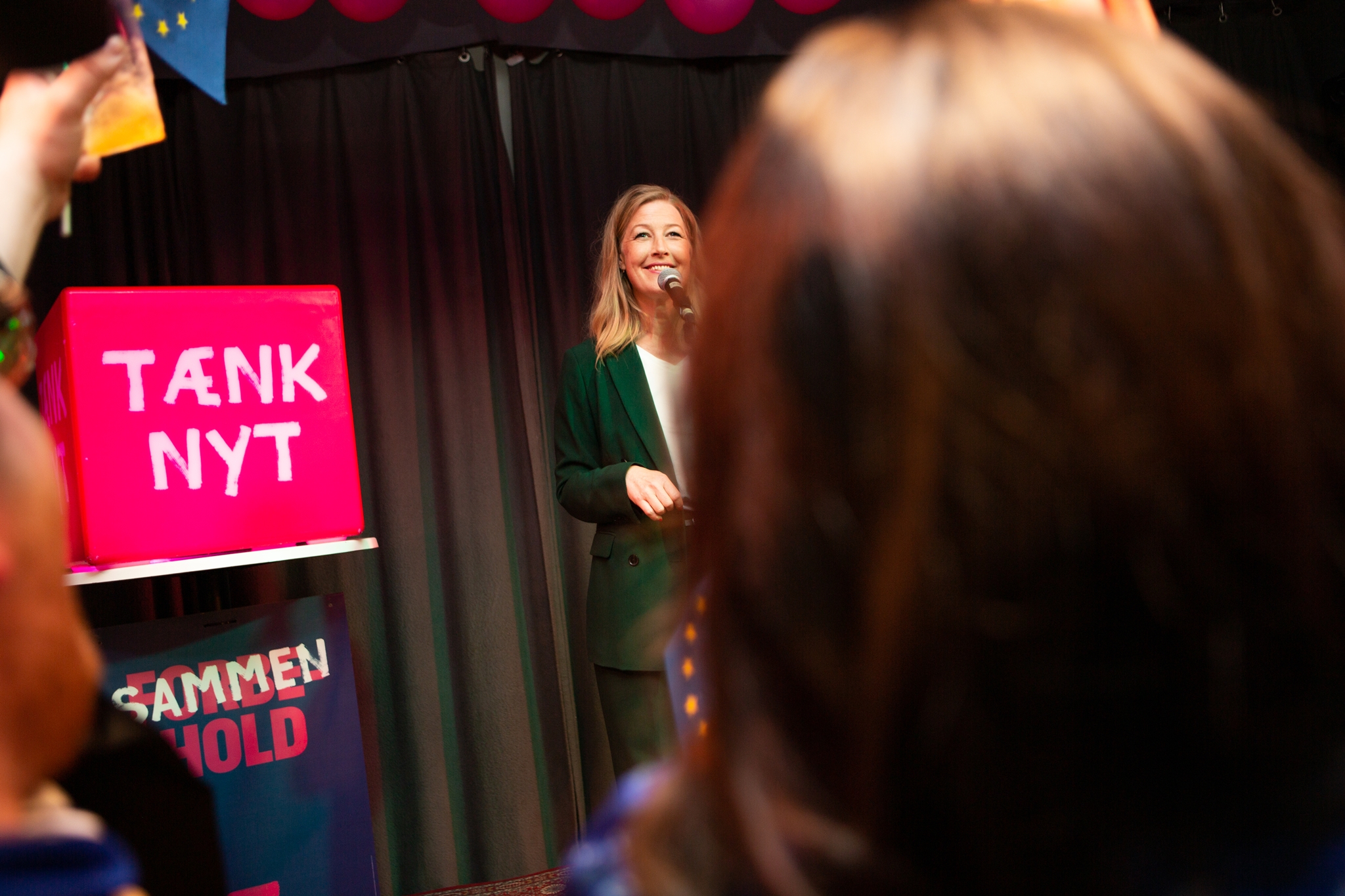 Sofie Carsten Nielsen holder tale til valgfest for sammenhold