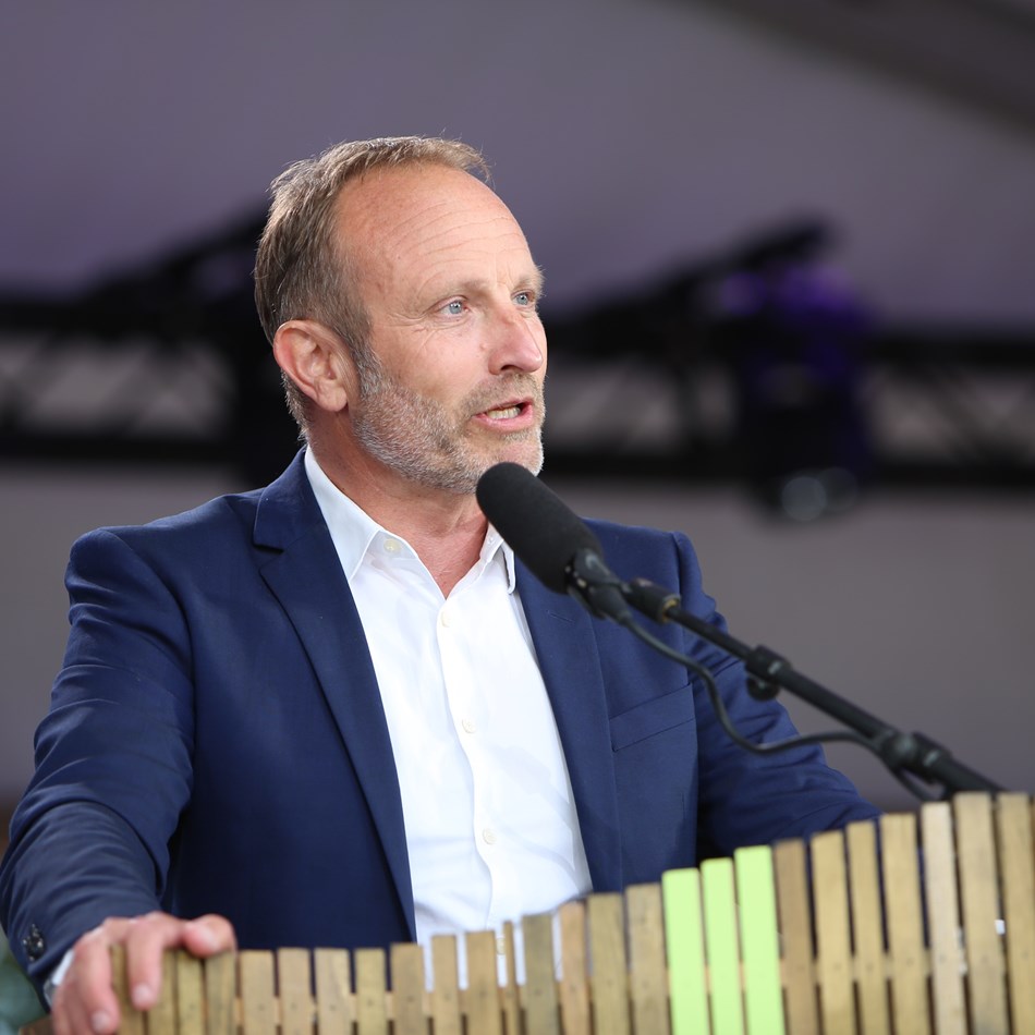 Martin Lidegaard holder tale ved Folkemødet 2023
